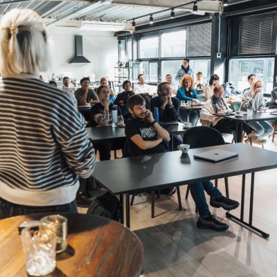 Workplace Wellbeing Training trainer teaching workplace wellbeing