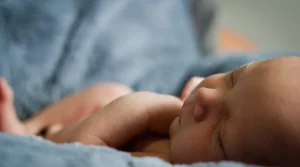 baby-on-blanket learn parenting first aid for peace of mind