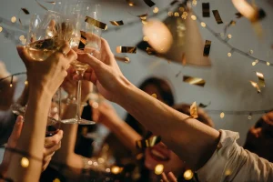 clinking-wine-glasses-new-years 7 Reasons Resolutions Fail Every Year