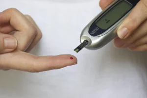 blood-prick-test-diabetes Diabetes First Aid treatment Diabetes Facts